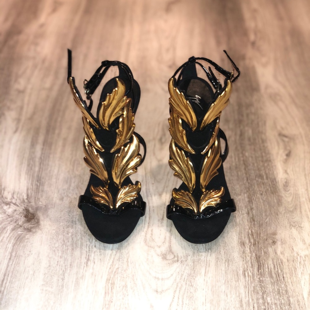 Women sandals